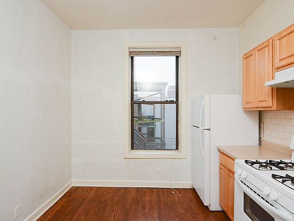 5th image of 4408 N Hazel St Unit 4