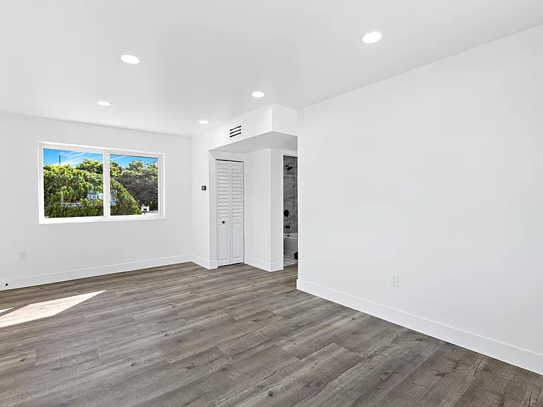 7600 N Miami Ave — Photo 14