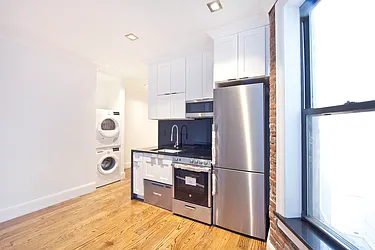 Rented by R New York