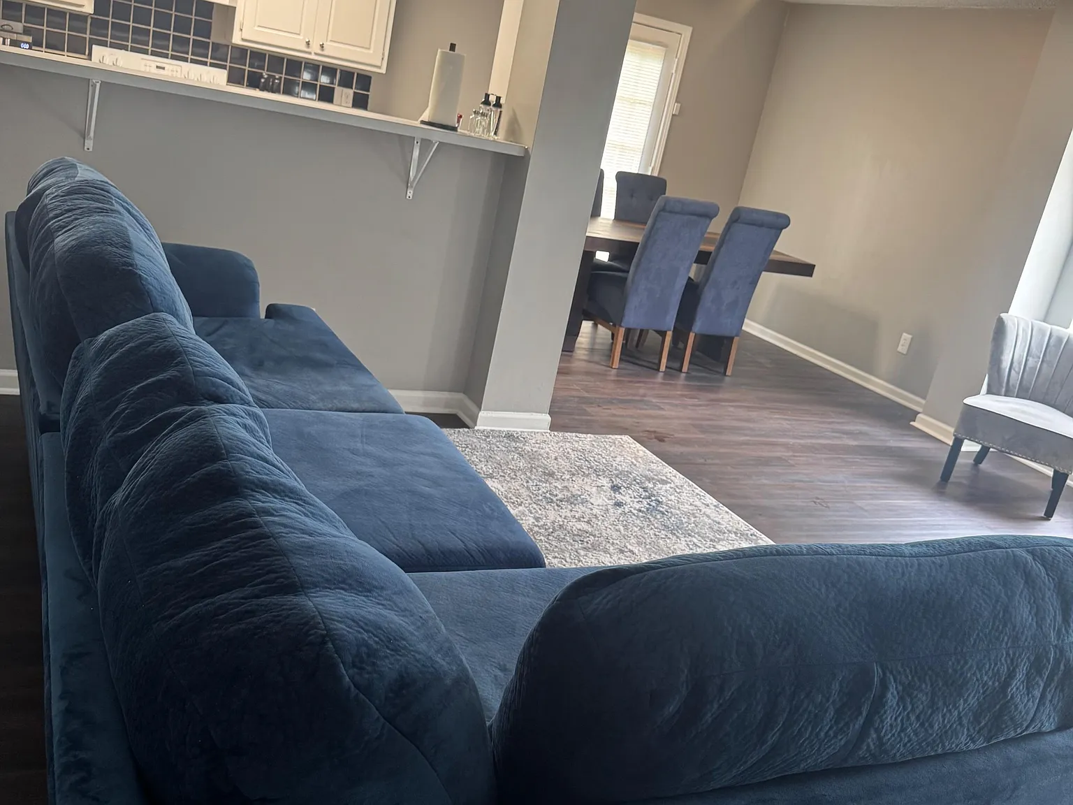 4 bed, 3.0 bath, 2052 sqft, $1,139 — Photo 2