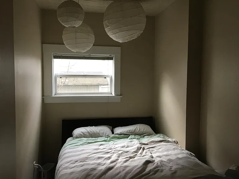 Bedroom, fits queen size bed