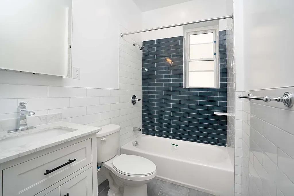 905 Church Avenue — Photo 4