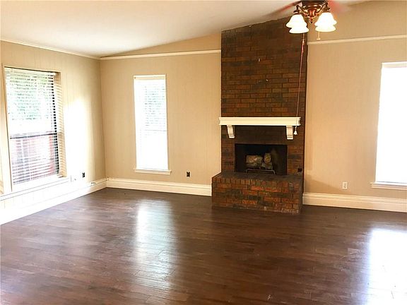 3rd image of 517 Shoreview Dr
