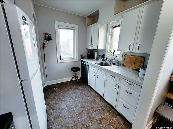 5th image of 138 5th AVENUE SW