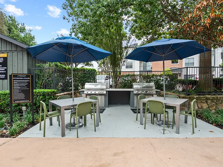 Outdoor grill area at Mission Gate in Plano TX
