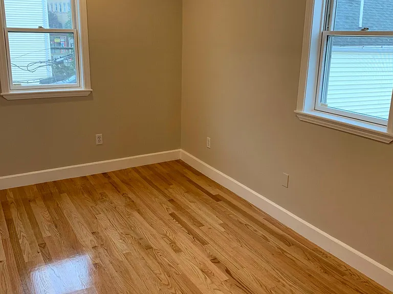 329 Border St #3 — Photo 10