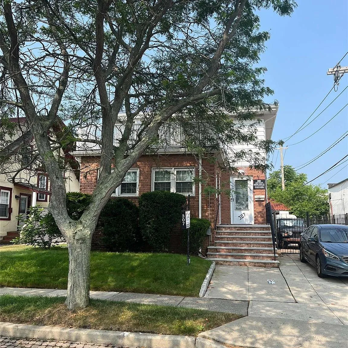 3 bed, 1.0 bath, 1000 sqft, $4,500 — Photo 1