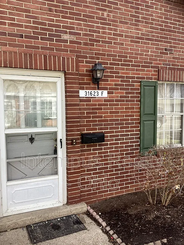 Bayridge Condominium — Photo 1