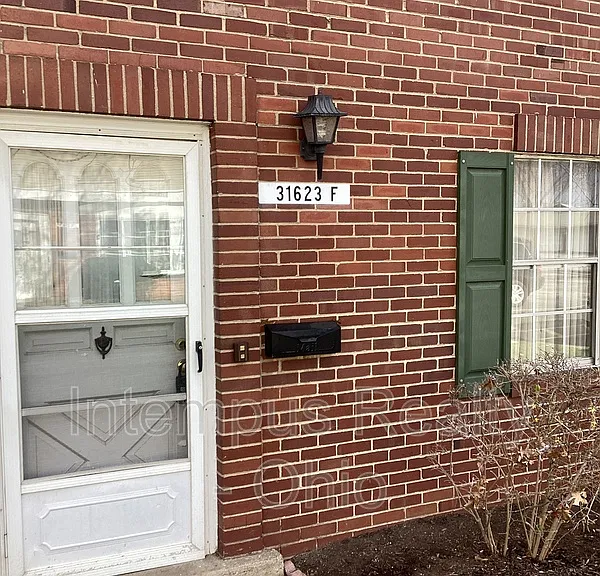 31623 N Marginal Dr #F — Photo 1