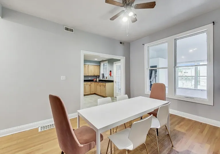1460 W Irving Park Rd #2 — Photo 9