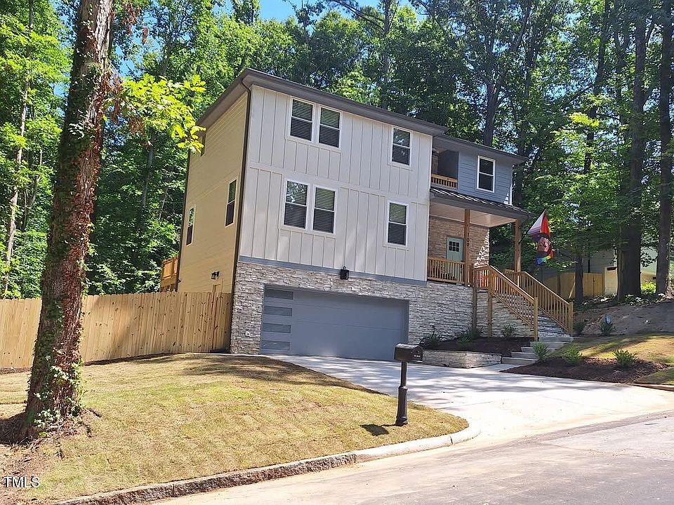 2nd image of 109 Masondale Ave