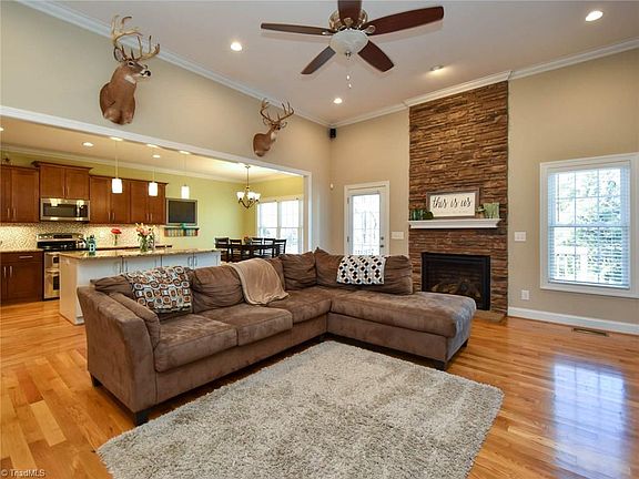5th image of 234 Stillwater Ln