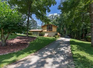 394 Shelton Woods Ct, Stone Mountain, GA 30088