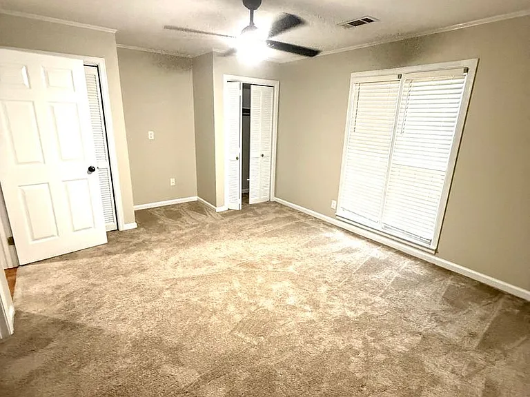 2028 Hazel Hedge Ln — Photo 12
