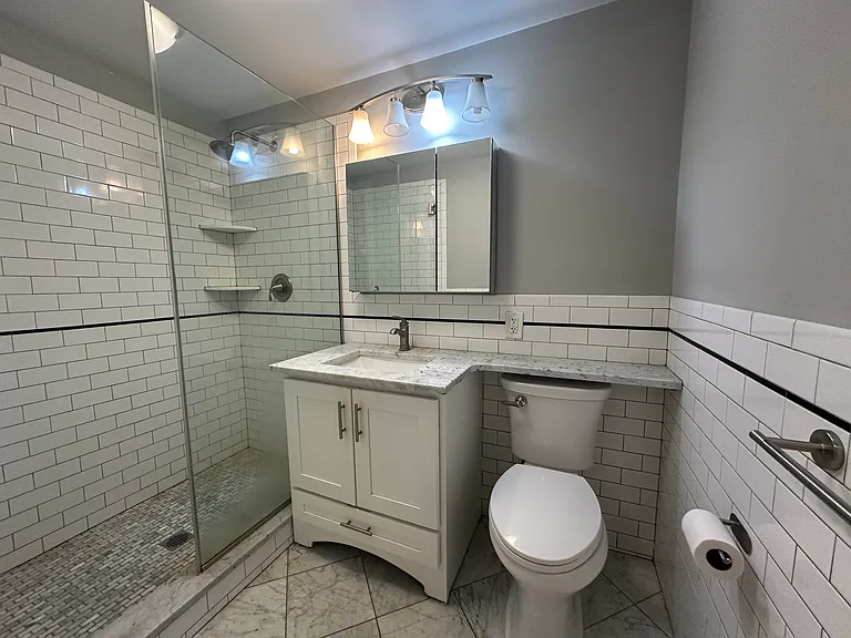 250 W 47th St #4A — Photo 7