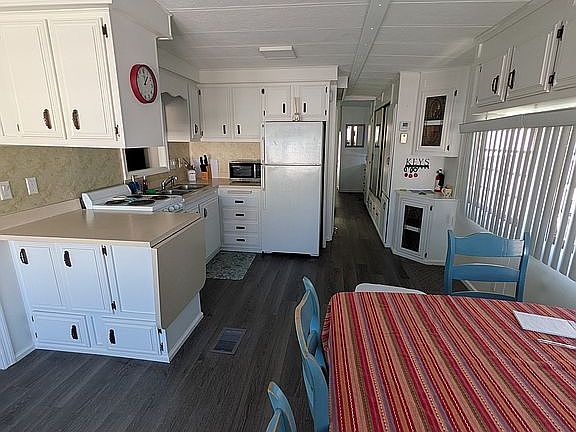 5th image of 770 Nettles Blvd