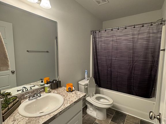 2nd image of 892 Belmont Park Dr