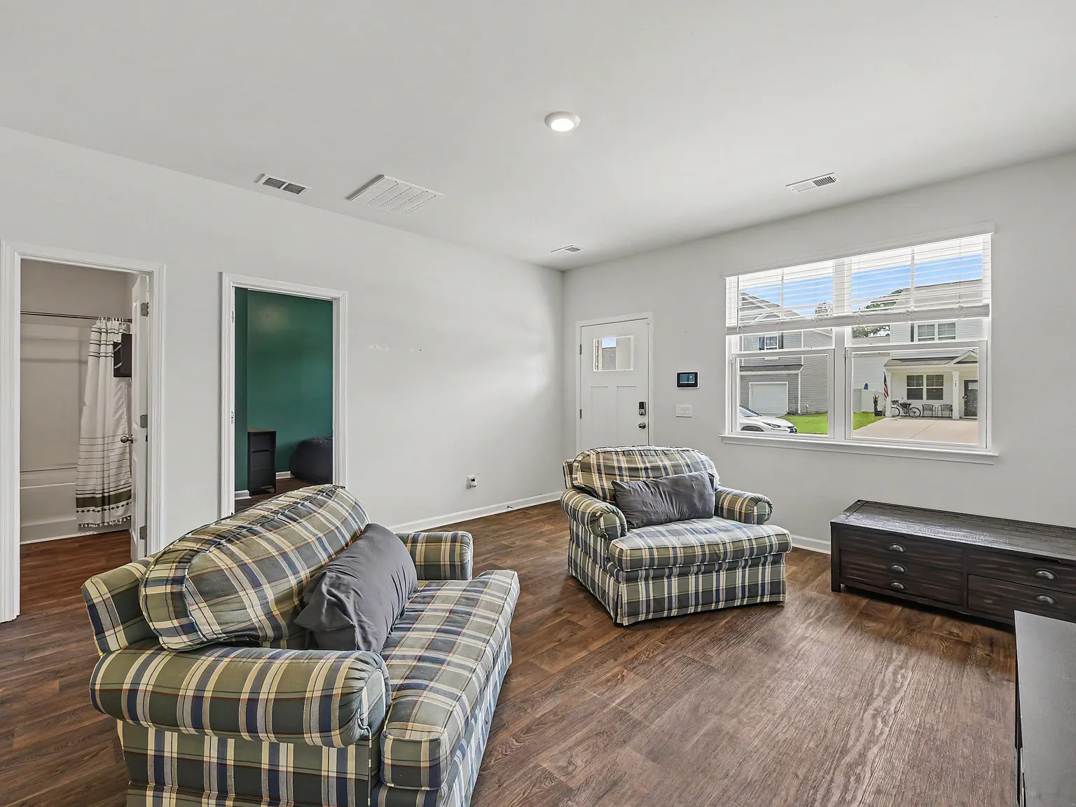 4 bed, 1773 sqft, $2,400 — Photo 4