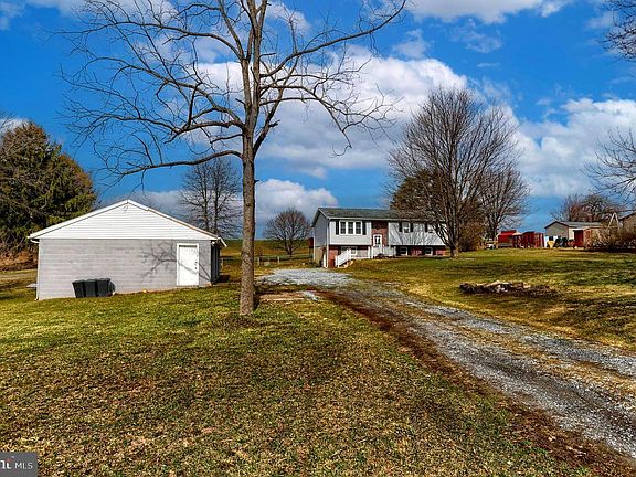 3rd image of 447 Beagle Rd