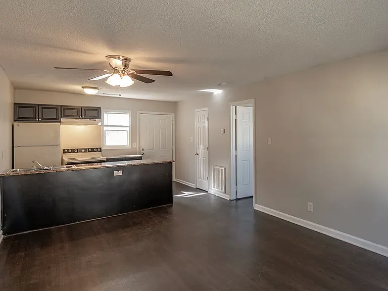 103 Young Ave — Photo 2