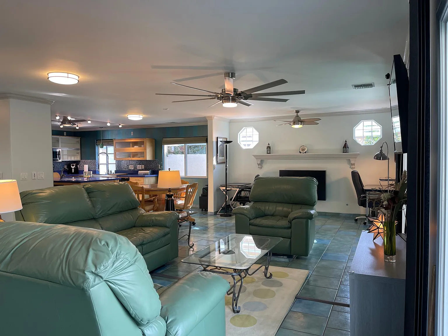 27209 Lakehurst Ave — Photo 4