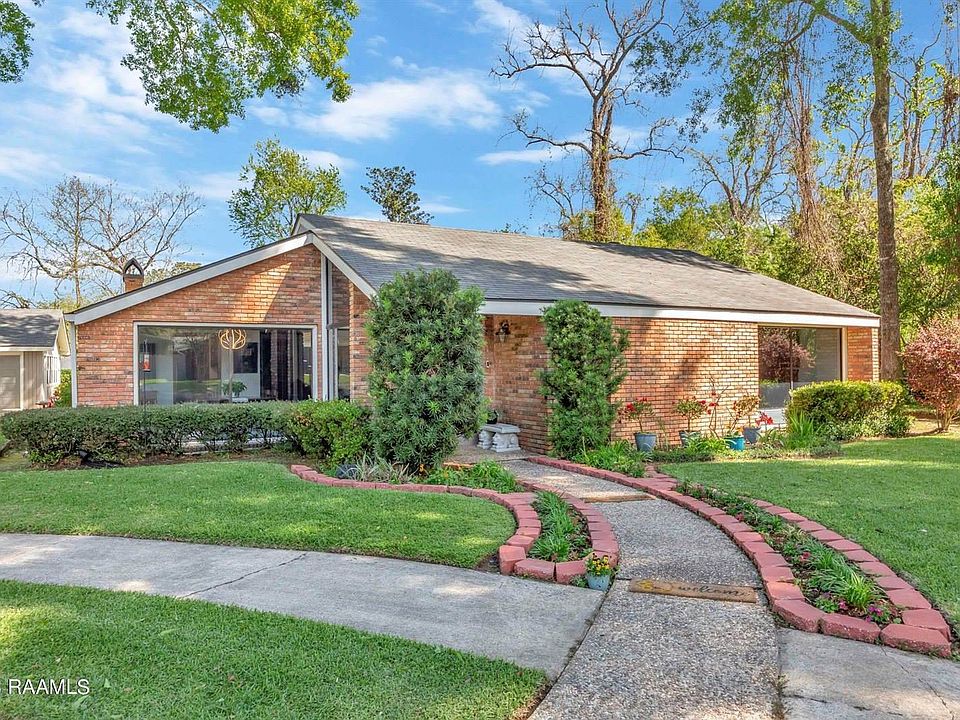 1st image of 105 Buttercup Cir