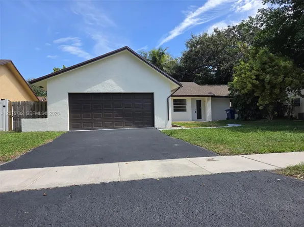 7389 NW 48th Pl, Fort Lauderdale, FL 33319