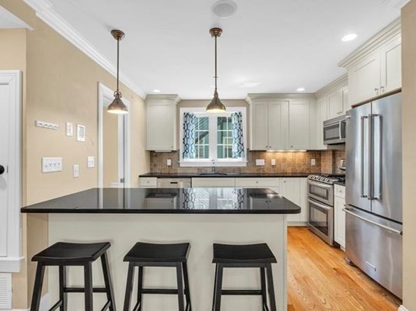 83 Dresser St #B