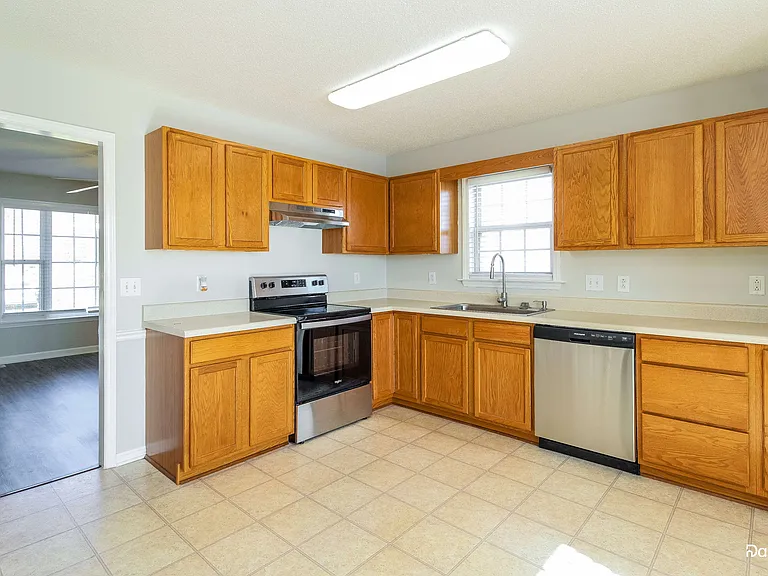 5540 Woodspring Dr — Photo 3