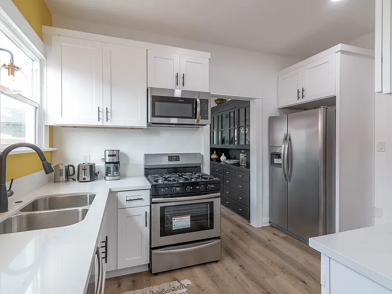 7319 S Hobart Blvd — Photo 27