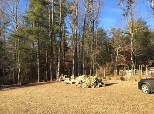 Blanche Carlisle Ln, Hendersonvillle, NC 28793