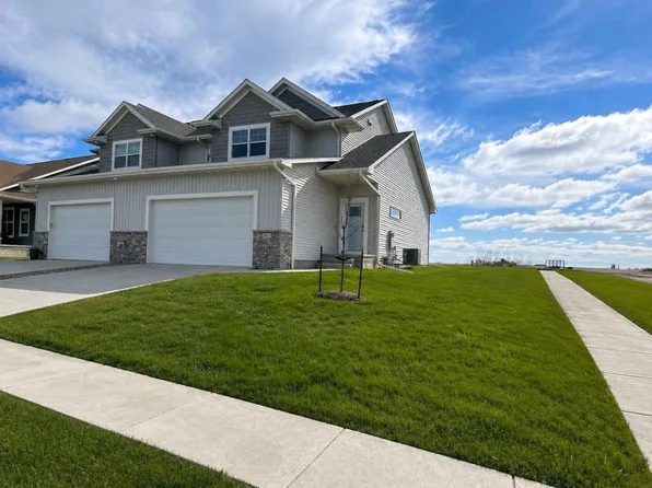 2411 Bluegrass St, Marion, IA 52302