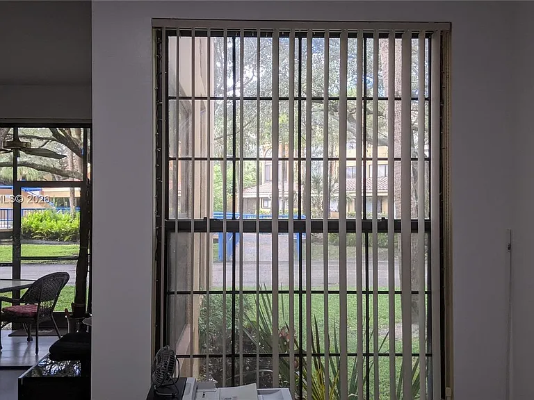 15509 Miami Lakeway N #102 — Photo 32