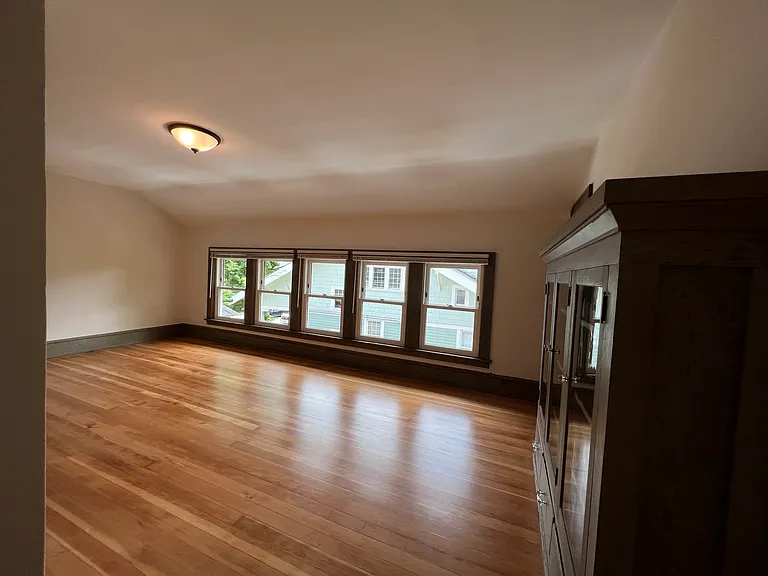 2537 SE 33rd Pl — Photo 9