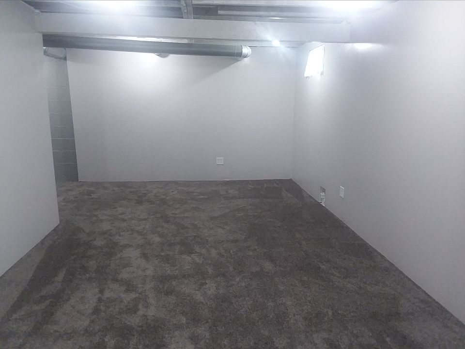 1st image of 108 3rd Ave NW
