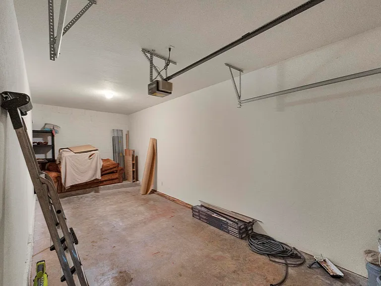 343 SE Rogers Ct — Photo 19