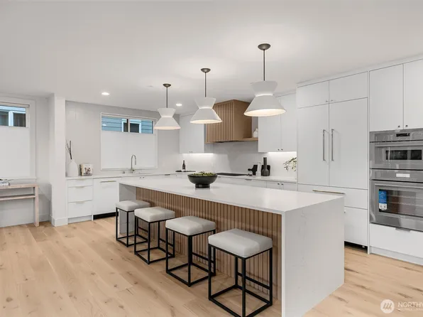 238 4th Avenue #200, Kirkland, WA 98033