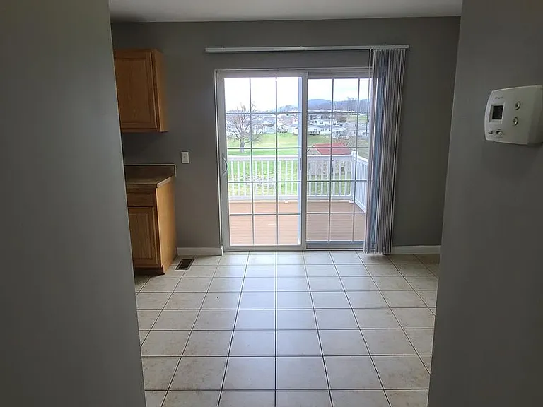 367 Viewpoint Way — Photo 9