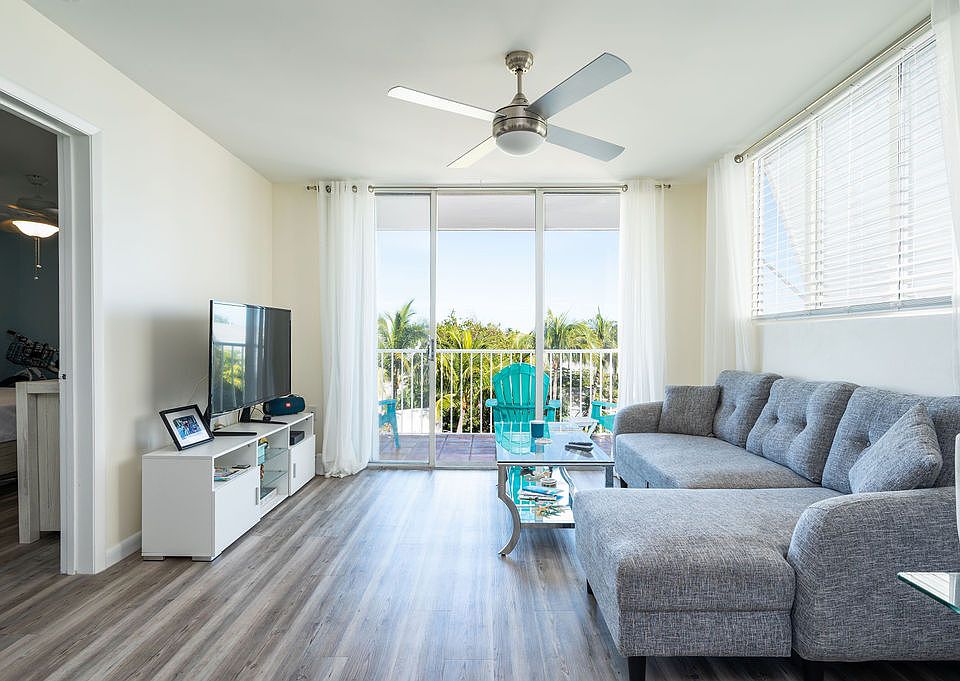 1st image of 3930 S Roosevelt Blvd #1N313