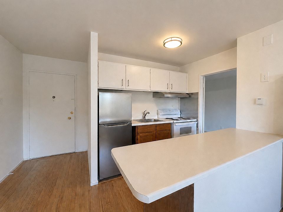 1st image of 20 Green Way APT 1