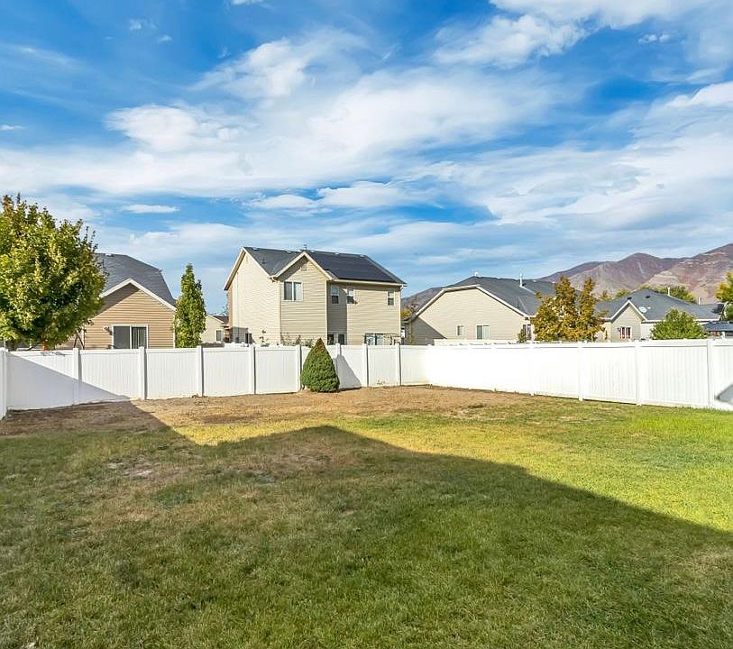 2nd image of 273 Interlochen Ln