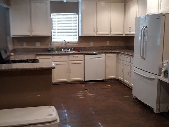 4th image of 110 Trout Ave