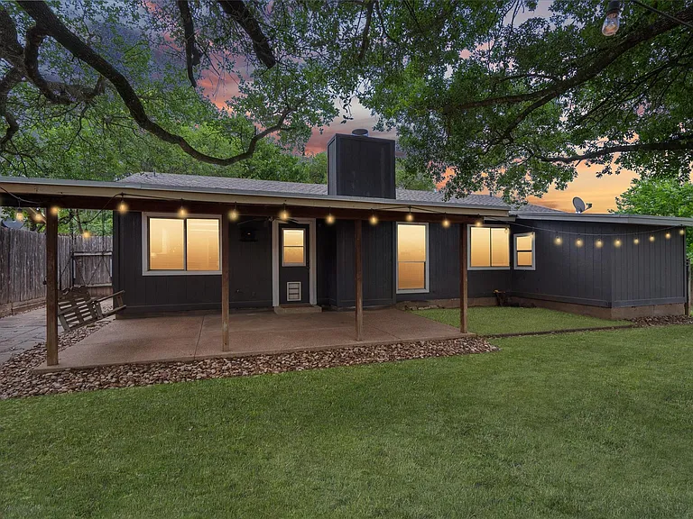 701 Riverwood Dr — Photo 29