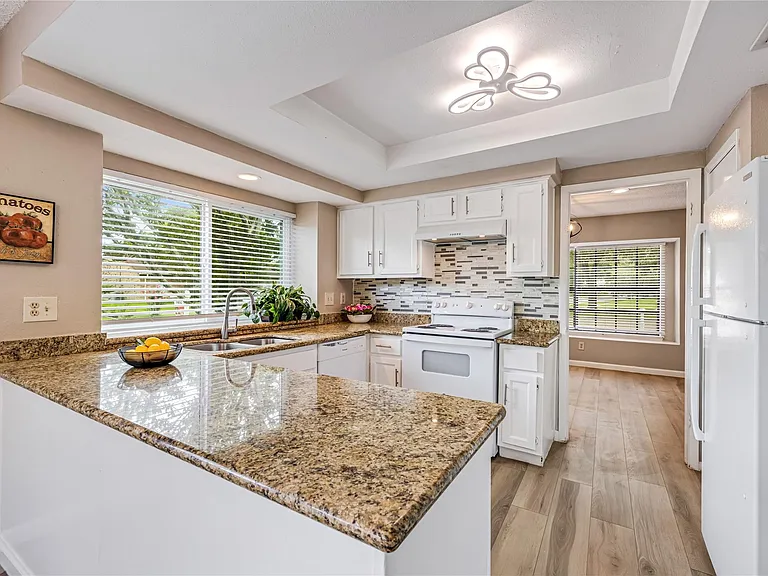 2602 Planters Row — Photo 14