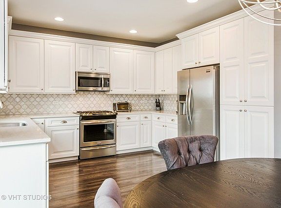 4th image of 8923 Pearsall Dr