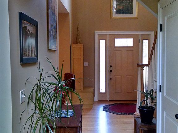 Entrance from front yard.