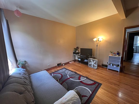 5th image of 2207 N Lawndale Ave