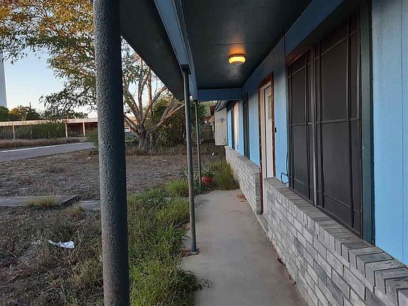 4th image of 2160 Retama Dr