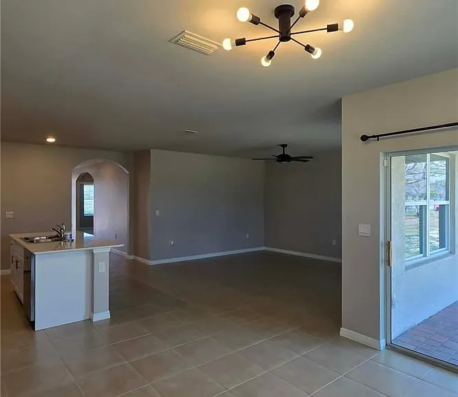 1437 NW 31st Pl — Photo 9