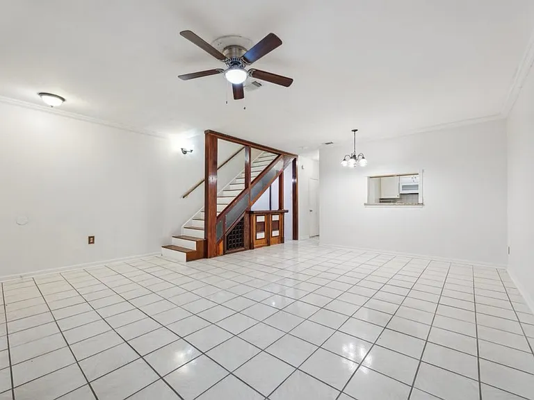 Regency Square Ct — Photo 3